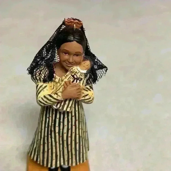 Hallmark American Girls Josefina Christmas Tree Ornament - Picture 6 of 11